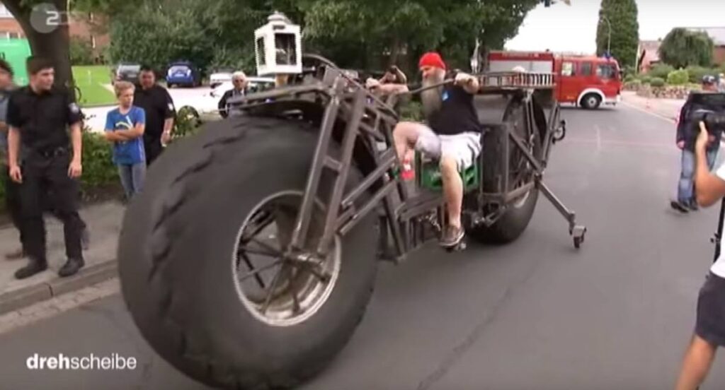 Worlds biggest rideable bike (1).jpg