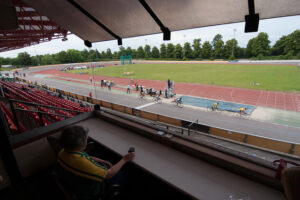 Palmer Park Velodrome, Reading (licensed under CC BY-SA 2.0 by Jun on Flickr)