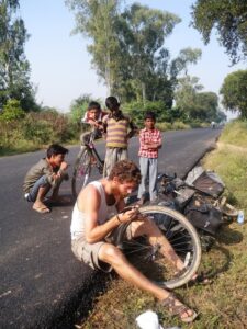 Roadside puncture repair in Uttar Pradesh, India