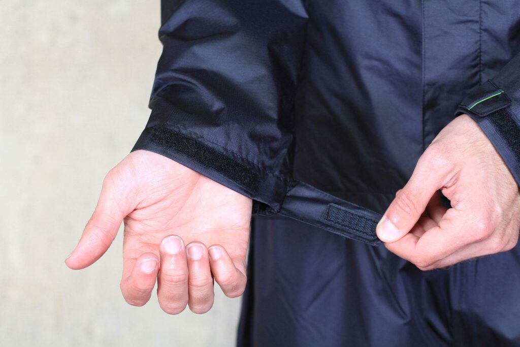 Altura Nevis III Waterproof Jacket – cuff.jpg