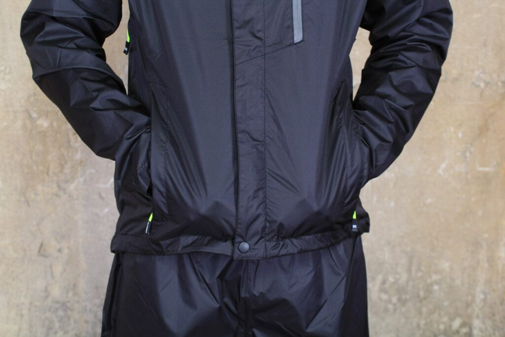 Altura Nevis III Waterproof Jacket – pockets.jpg