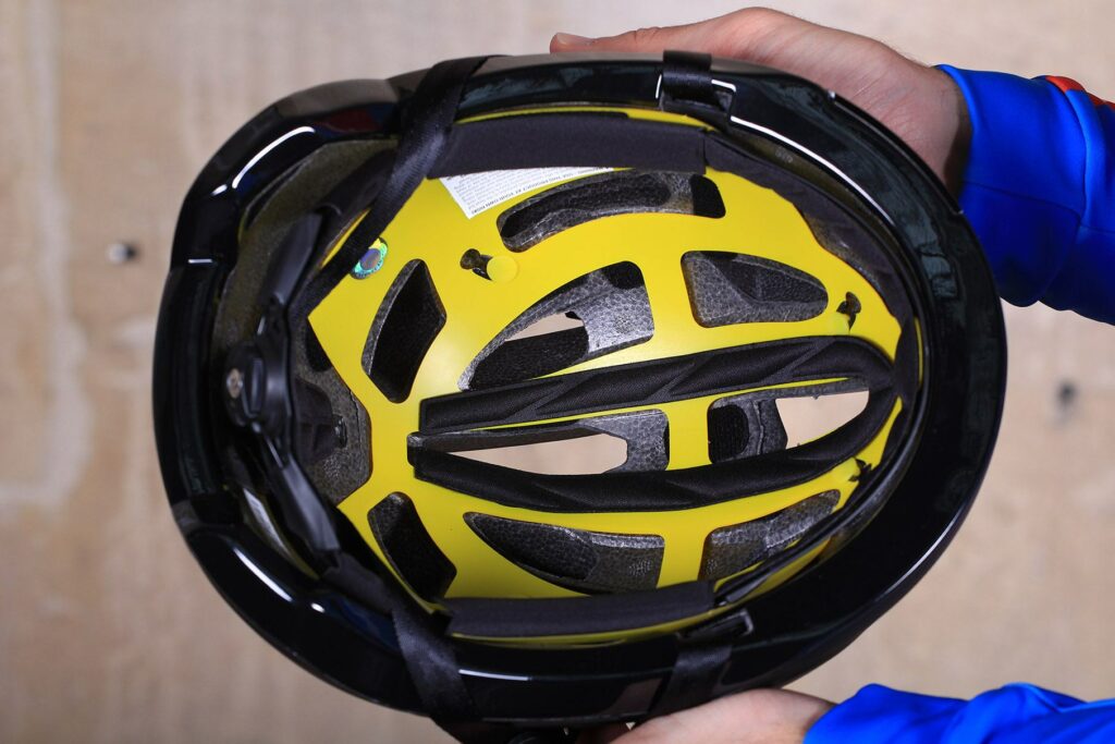 Bern FL-1 Matte Black Helmet with Mips – inside.jpg