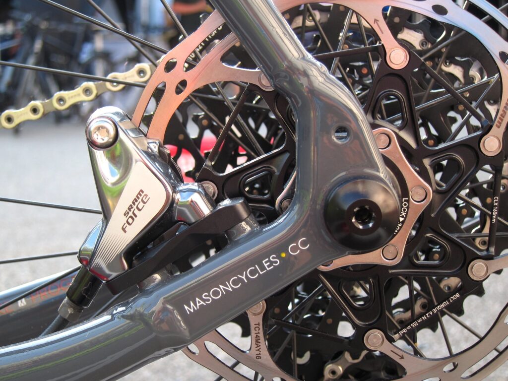 Mason Bokeh Eurobike 2016 – Flat Mount Rear Bolt Thru.jpg