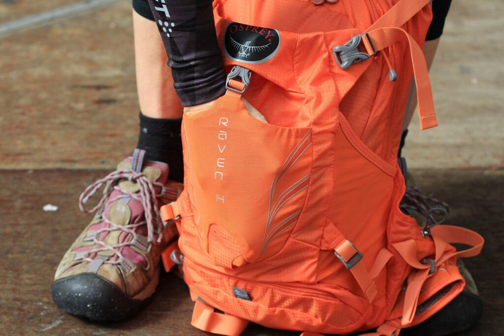 Osprey Raven 14 – front pocket.jpg