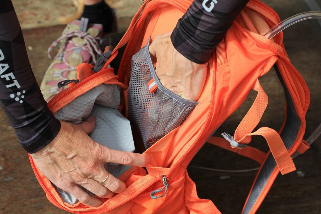 Osprey Raven 14 – main pocket.jpg