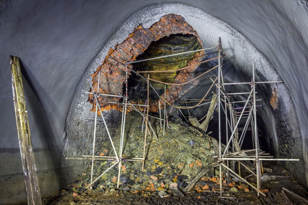 QueensburyTunnelCollapse&copy; Forgotten Relics