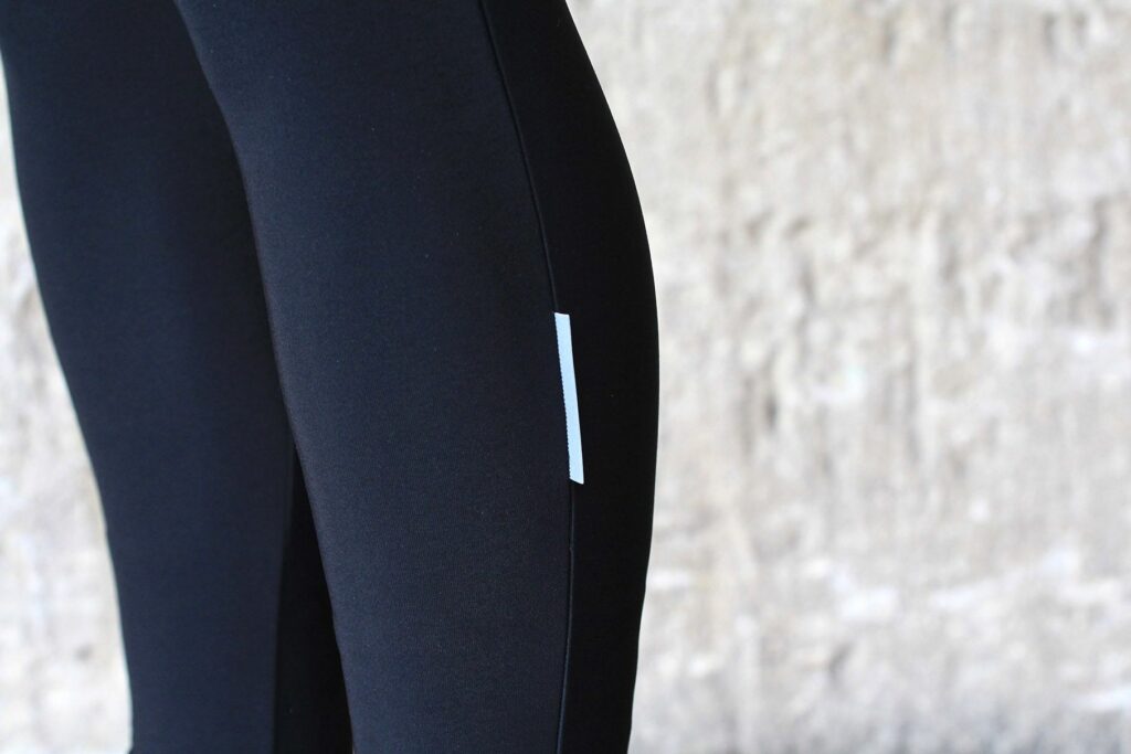 Santini BeHot Leg Warmers – reflective tab.jpg