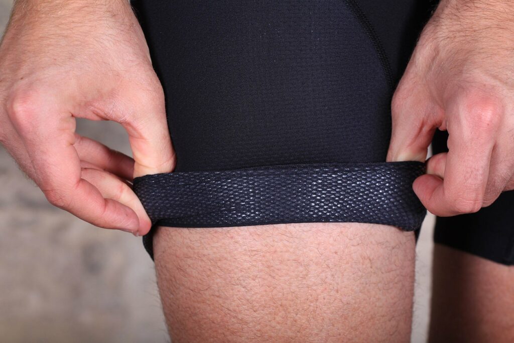 Sugoi RSE Bib Shorts – gripper.jpg