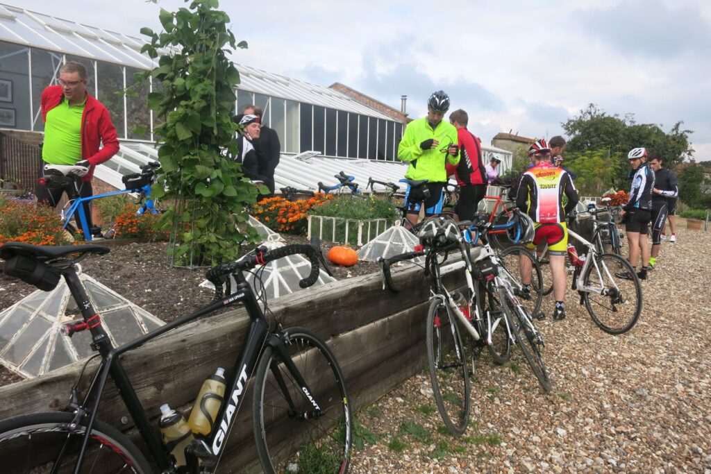 Team road.cc Winchester ride out &ndash; Tea stop parking.jpg