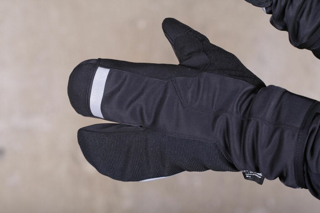 Aldi Waterproof Lobster Cycling Gloves – back.jpg