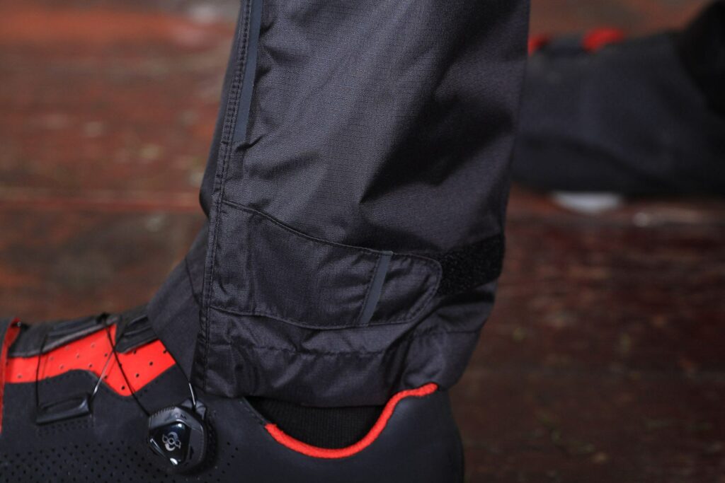 Altura Nevis III Overtrouser – ankle.jpg