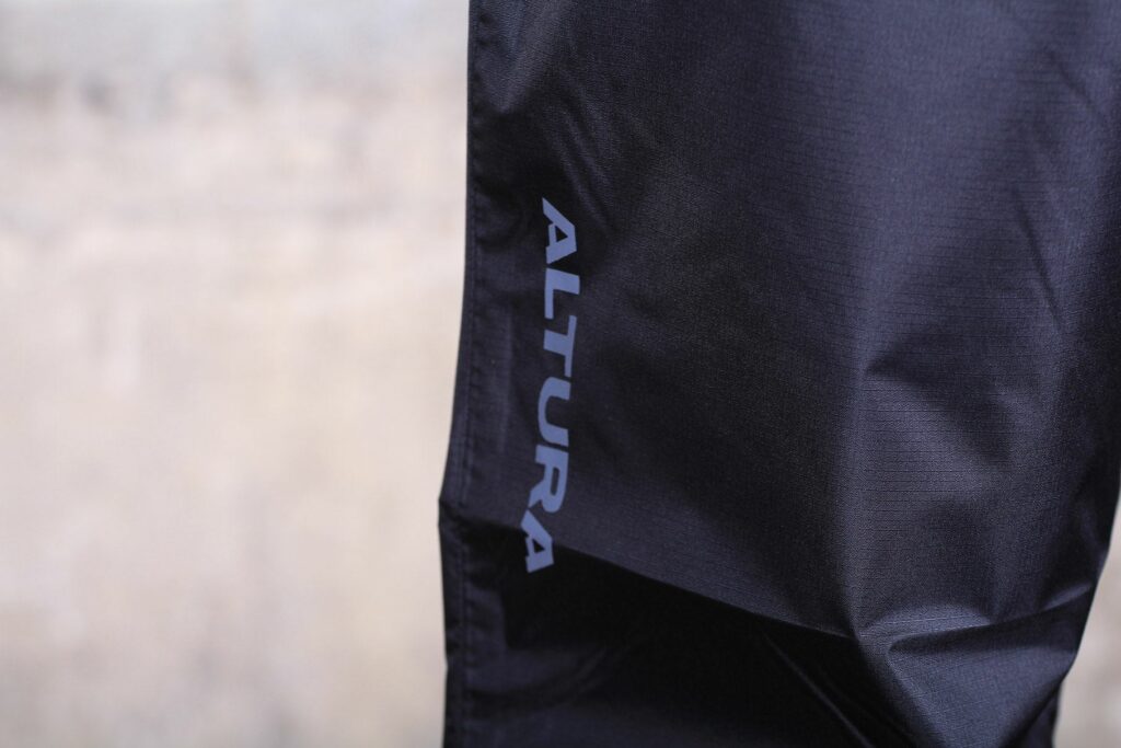 Altura Nevis III Overtrouser – logo.jpg