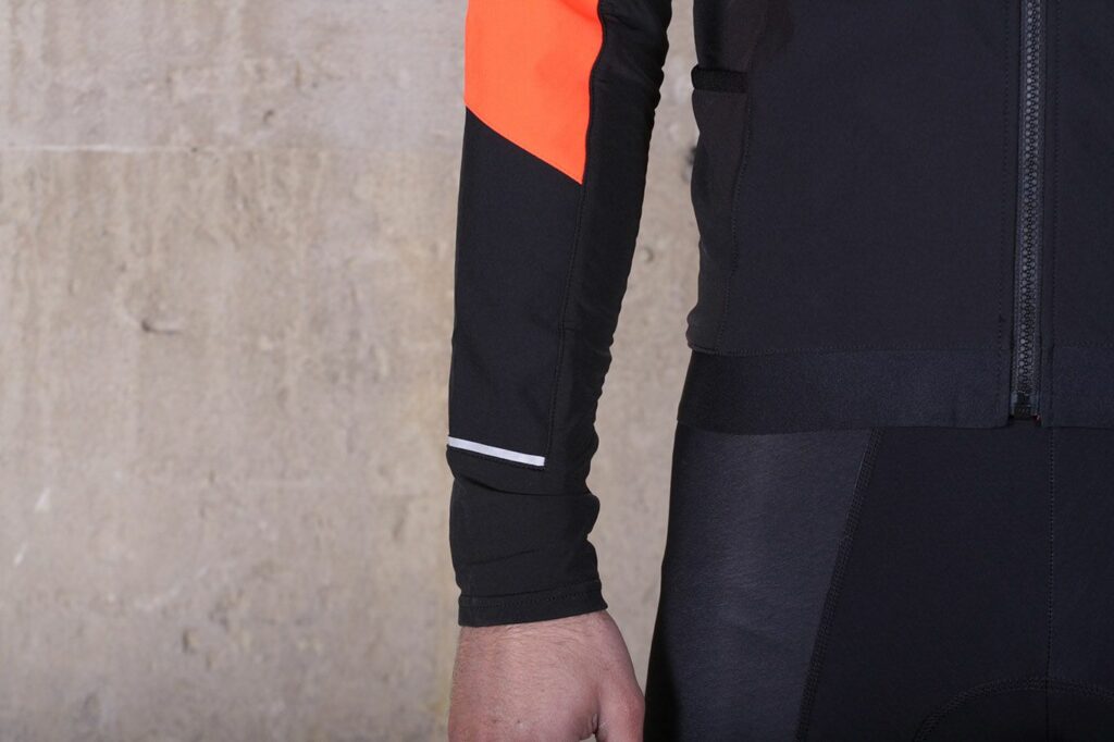 BTwin 500 Warm Cycling Jacket – cuff.jpg