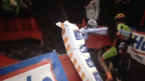 Cyclo-cross bust-up (via RondevanBet on Twitter).PNG