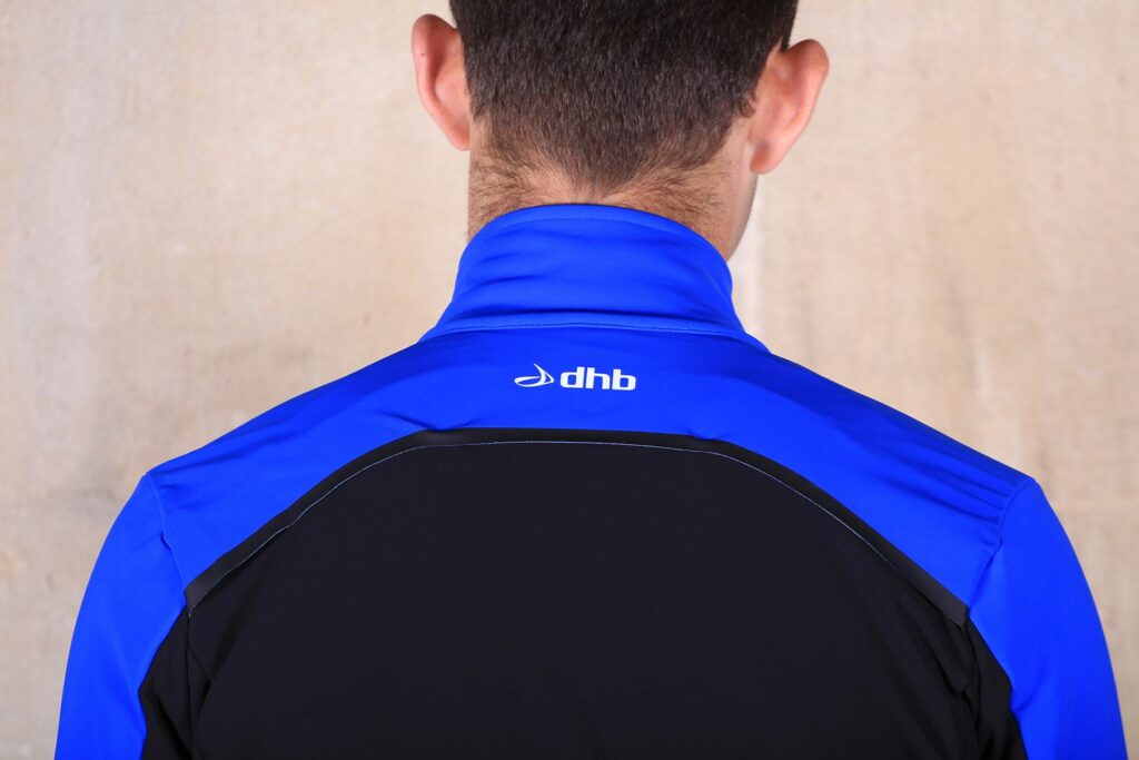 dhb Aeron Pro Full Protection Softshell – shoulder.jpg
