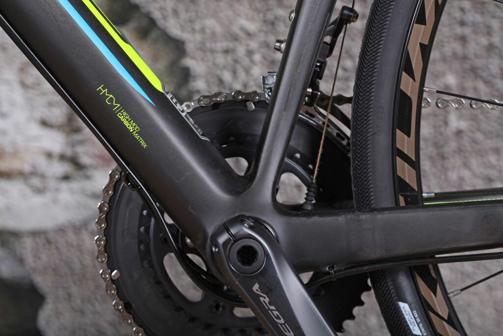 GT Grade Carbon Ultegra – bottom bracket.jpg