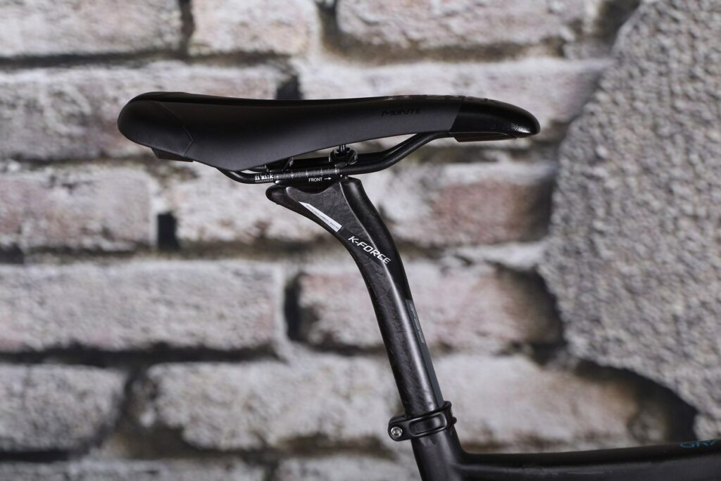 GT Grade Carbon Ultegra – saddle and post.jpg