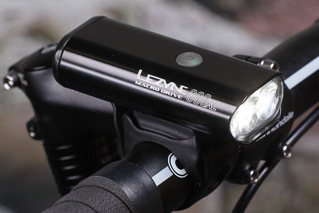 lezyne-macro-drive-600xl-mounted.jpg