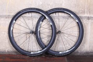 Prime RP-38 carbon clincher wheelset.jpg