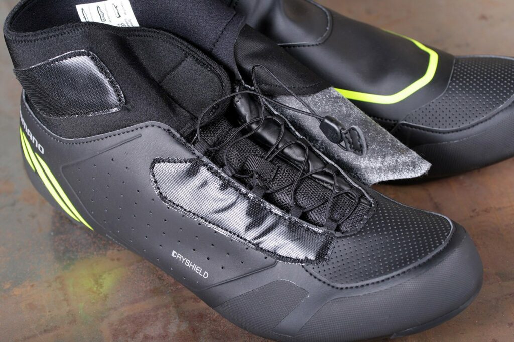 Shimano RW5 Dryshield SPD-SL shoes – laces.jpg