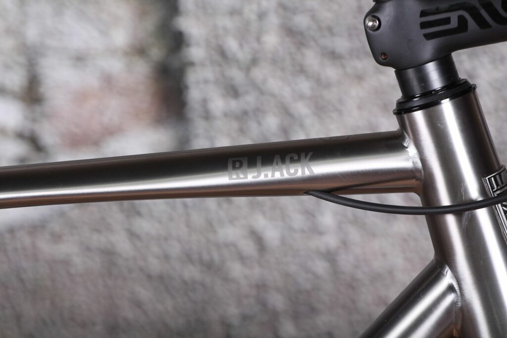 Laverack R Jack – top tube.jpg