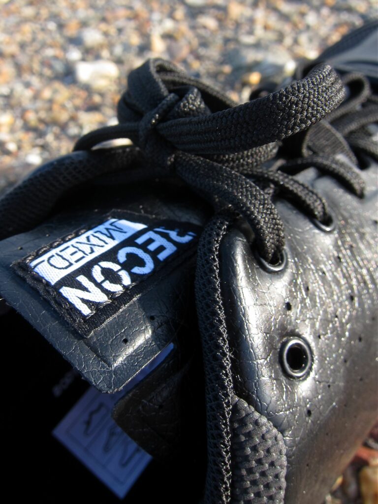 Specialized Recon Mixed Terrain Shoes – Extra Lace Hole.jpg