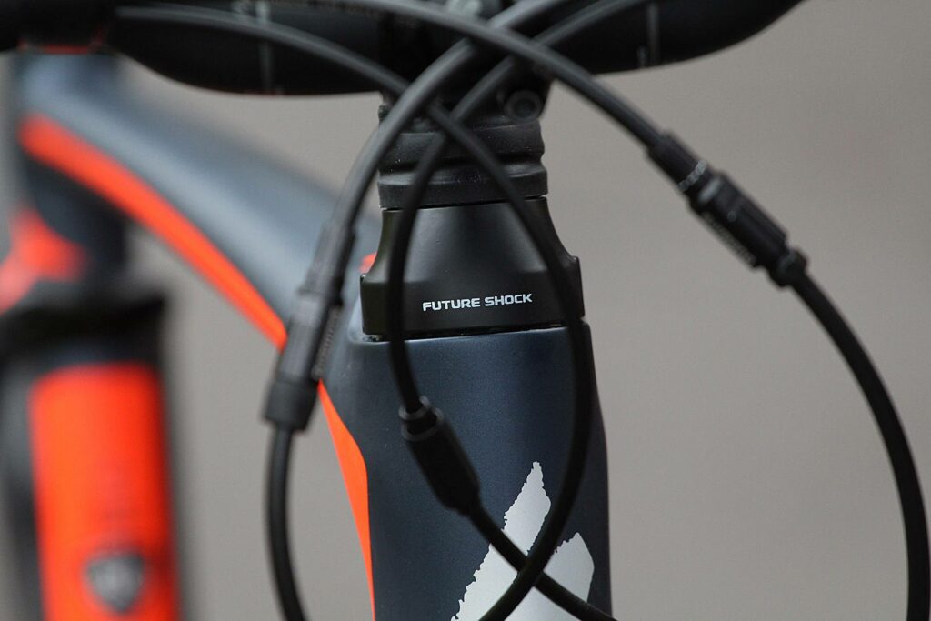 Specialized Roubaix Expert – Future Shock.jpg
