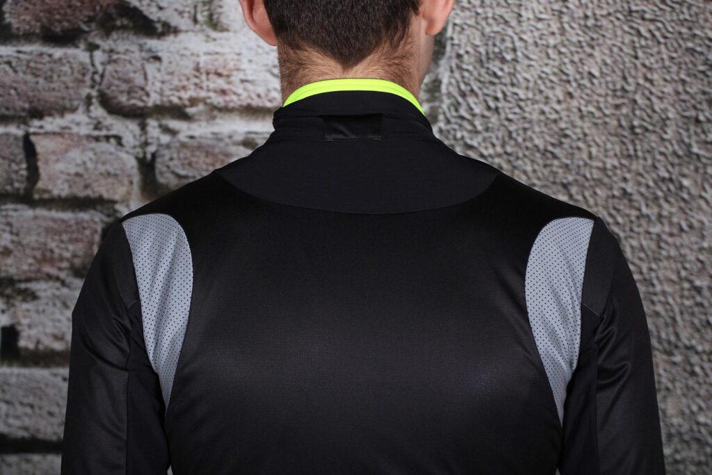 Ale CP 2.0 Combi Jacket – shoulders.jpg
