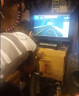 Chris Hopkinson Zwift distance record attempt.jpg