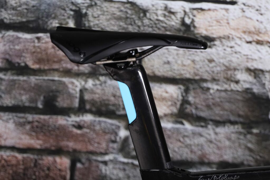 Colnago Concept – saddle and post.jpg