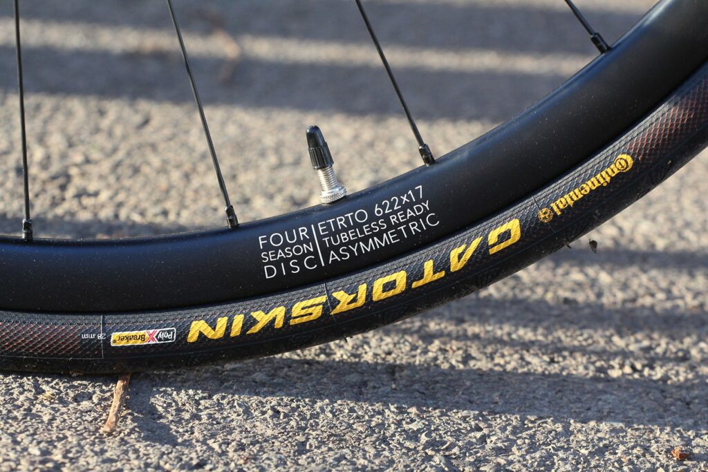 Fairlight Strael – rim and tyre.jpg