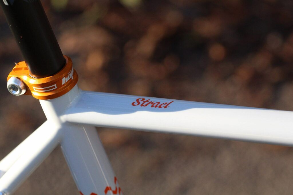 Fairlight Strael – top tube .jpg