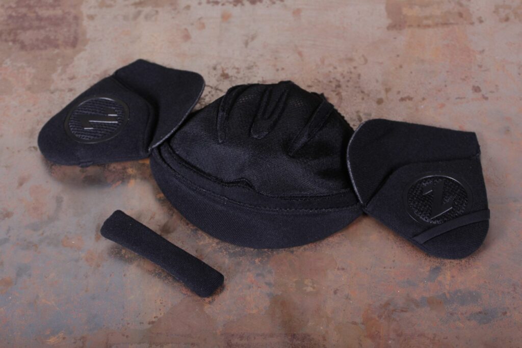 Lazer Genesis Winter cap – flat.jpg