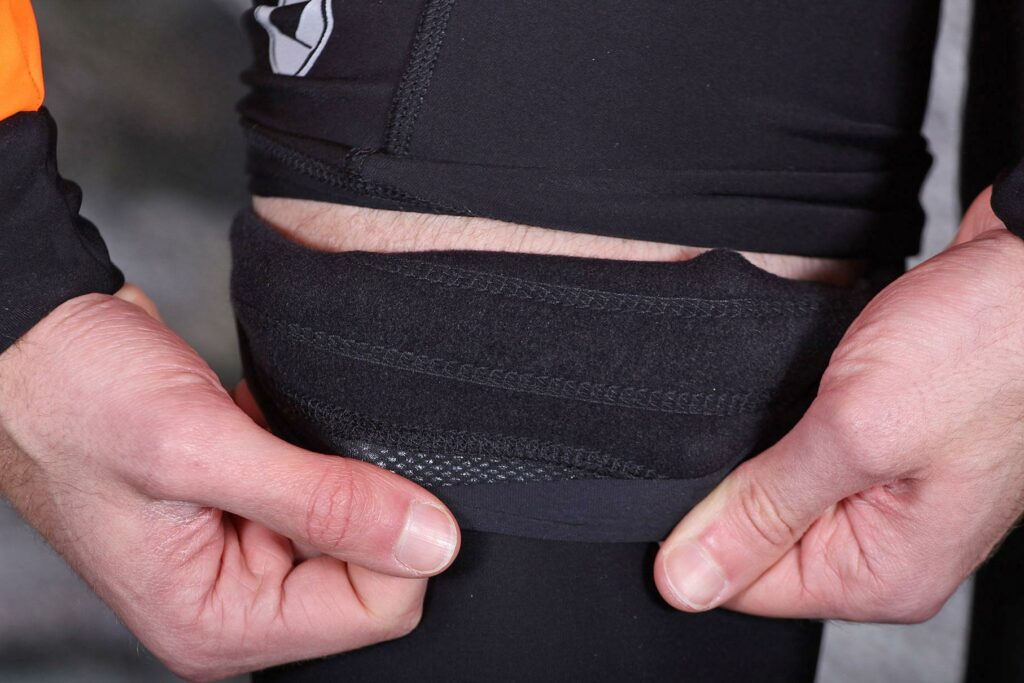 Lusso Max Repel Leg Warmers – lining.jpg