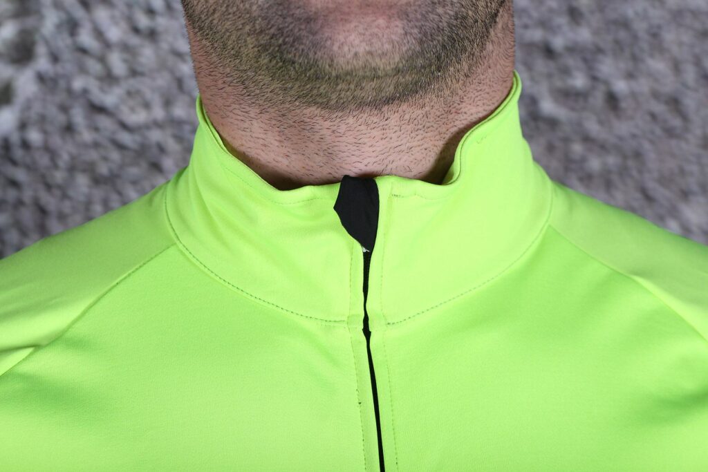 Northwave Extreme H20 Long Sleeves Light Jacket – Total Protection – collar.jpg