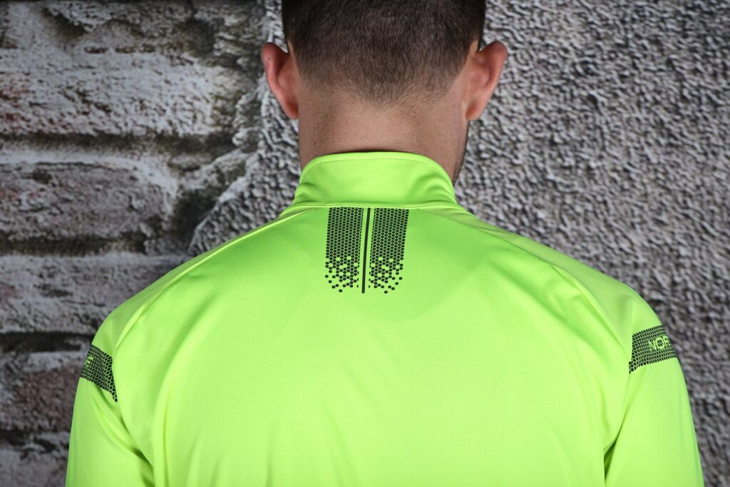 Northwave Extreme H20 Long Sleeves Light Jacket – Total Protection – shoulders.jpg