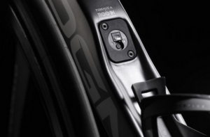Pinarello Dogma F10 water bottle downtube recess.PNG