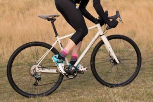 Specialized Sequoia Expert - Riding 1.jpg