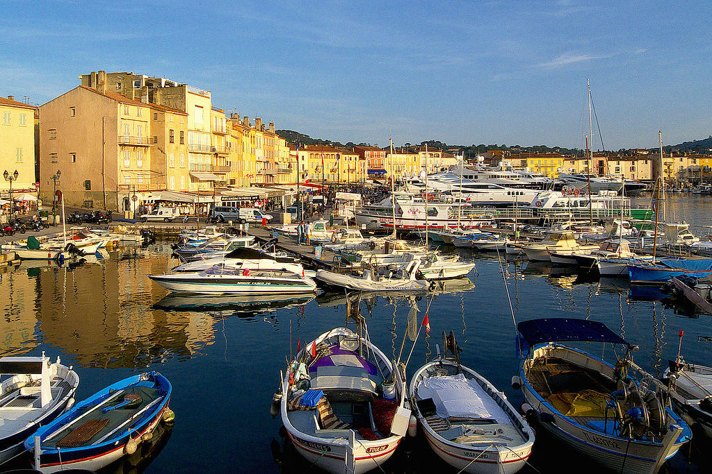 St Tropez (licensed CC BY-SA 3.0 by Myosotismail on Wikimedia Commons).jpg