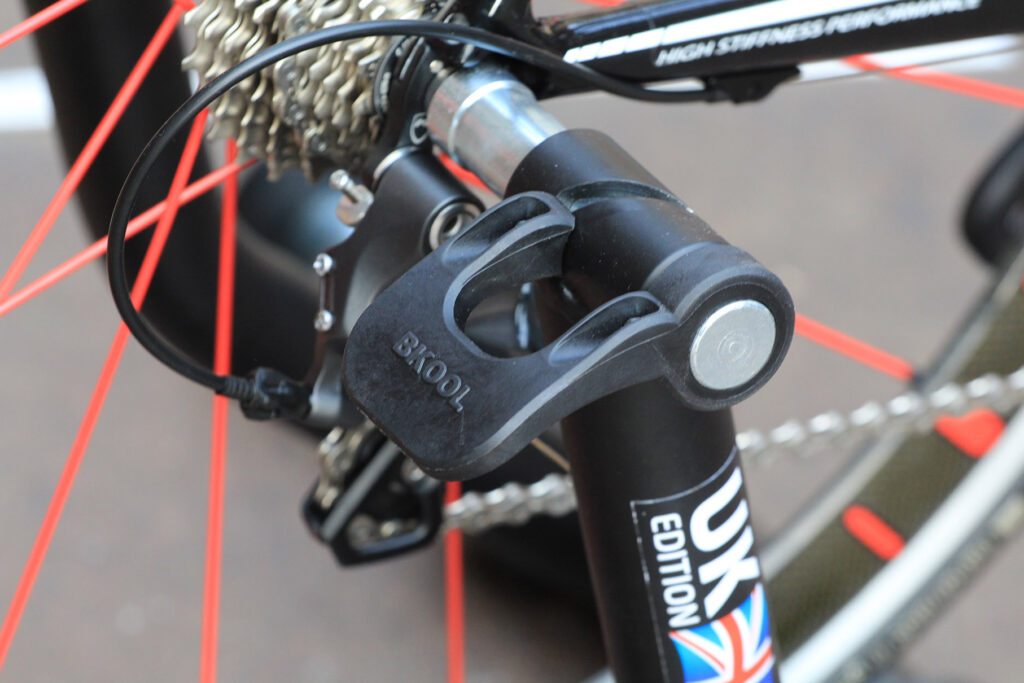 Bkool Pro Turbo Trainer and Simulator – qr clamp.jpg