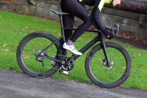 Canyon Aeroad CF SLX Disc 8.0 Di2 - riding 1.jpg