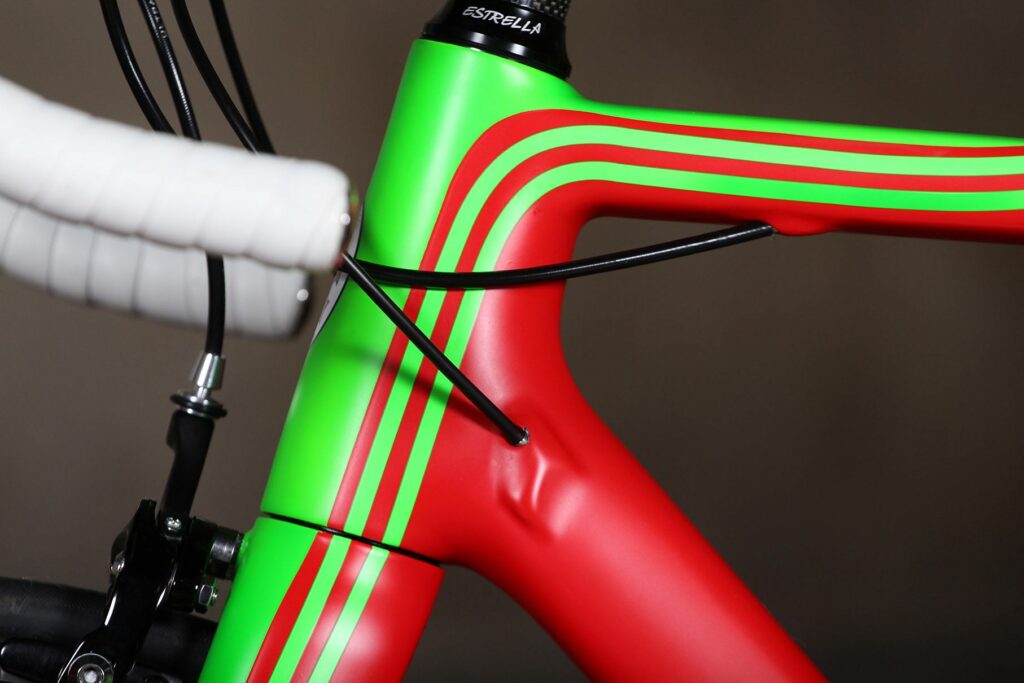 Estrella Camino Liso – cable routing.jpg