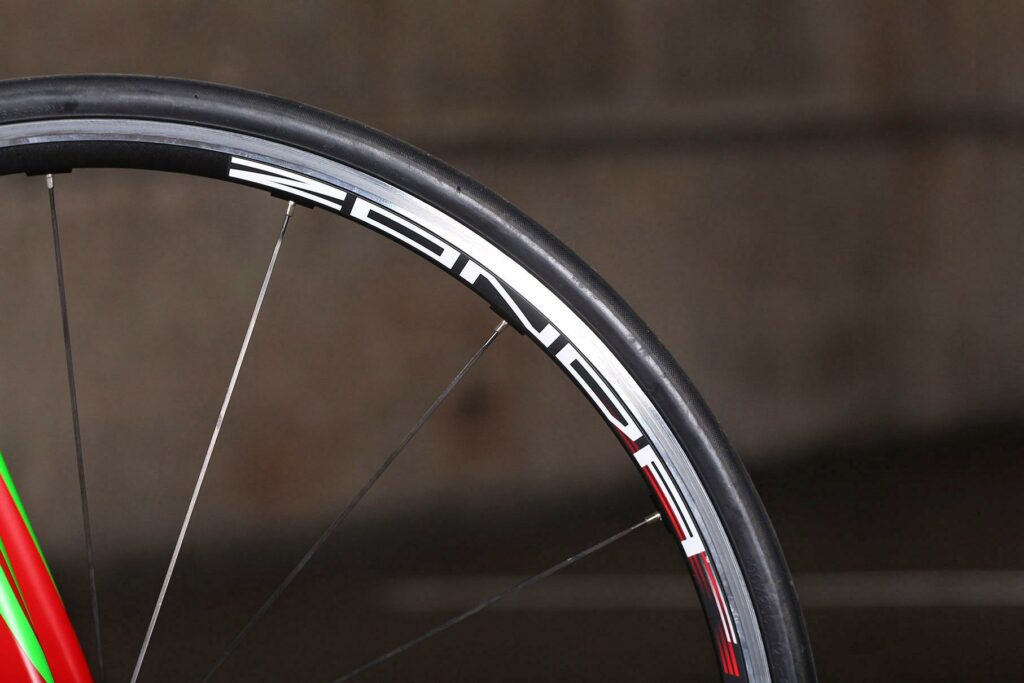 Estrella Camino Liso – rim.jpg