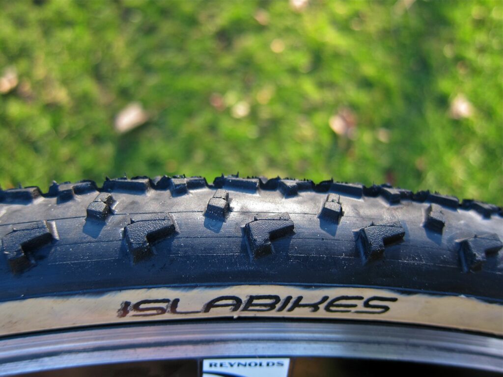 Islabikes Greim Pro cyclo-cross tyre 700 x 32c – Islabikes Side.jpg