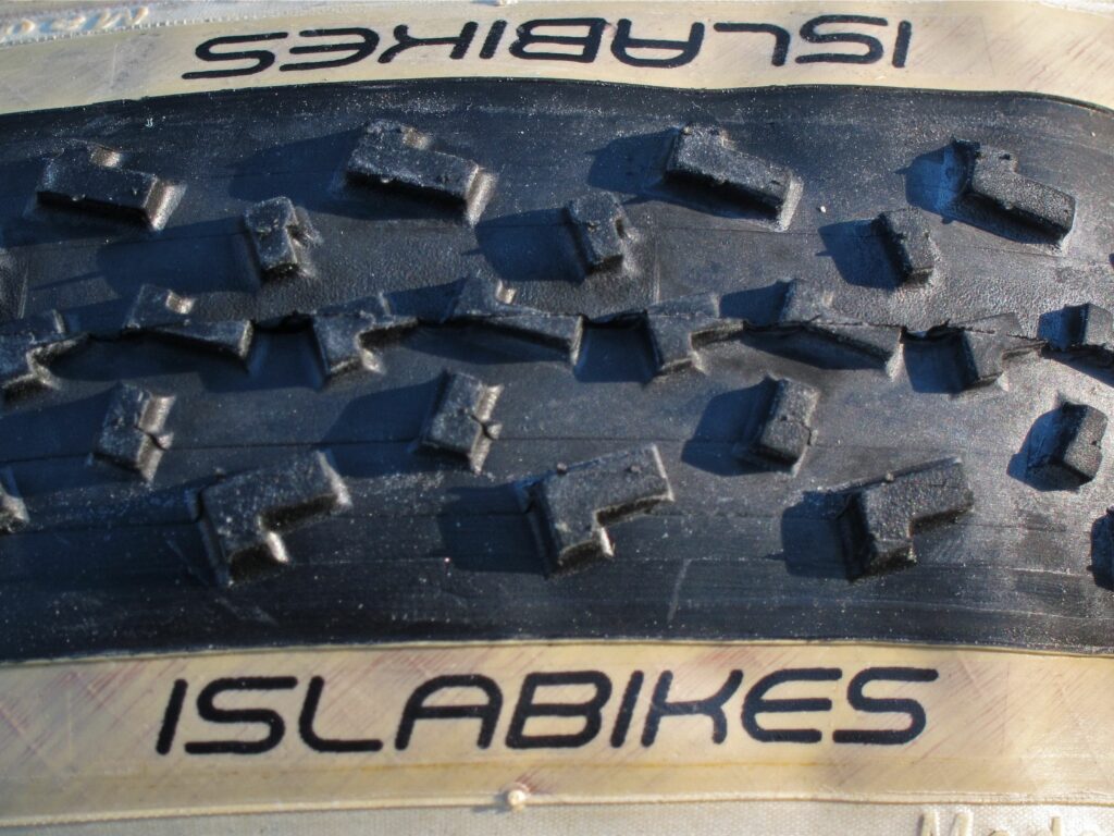 Islabikes Greim Pro cyclo-cross tyre 700 x 32c – Islabikes Tread.jpg