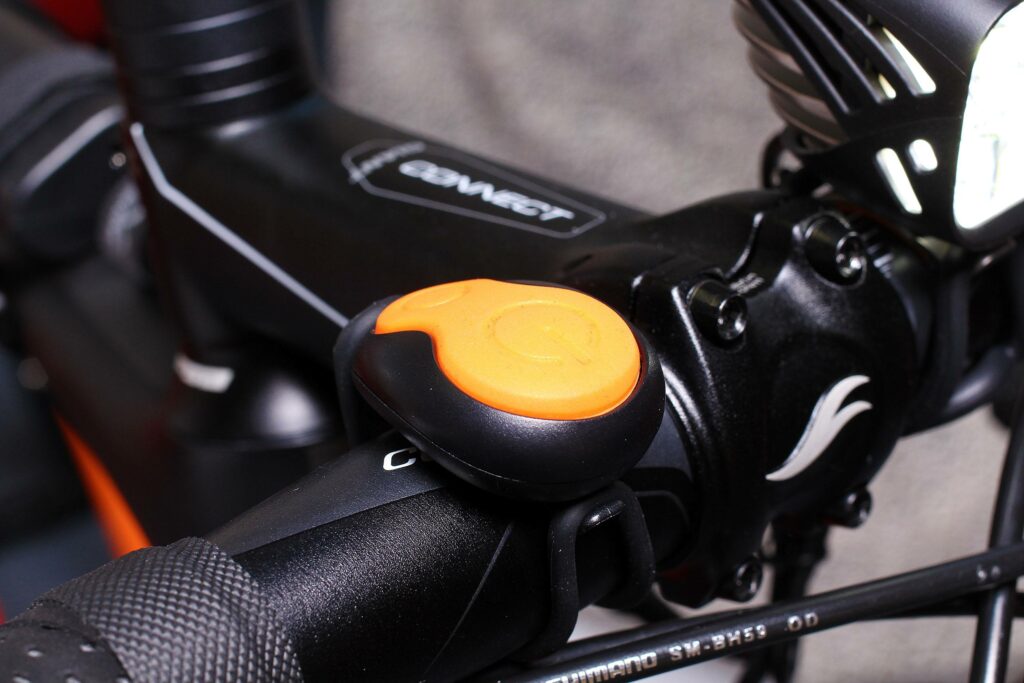 Magicshine MJ-906 5000 lumens bike light 2016 model – remote.jpg
