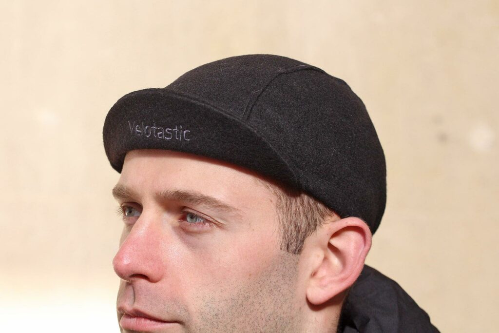 Velotastic Beeley Cap – peak up.jpg