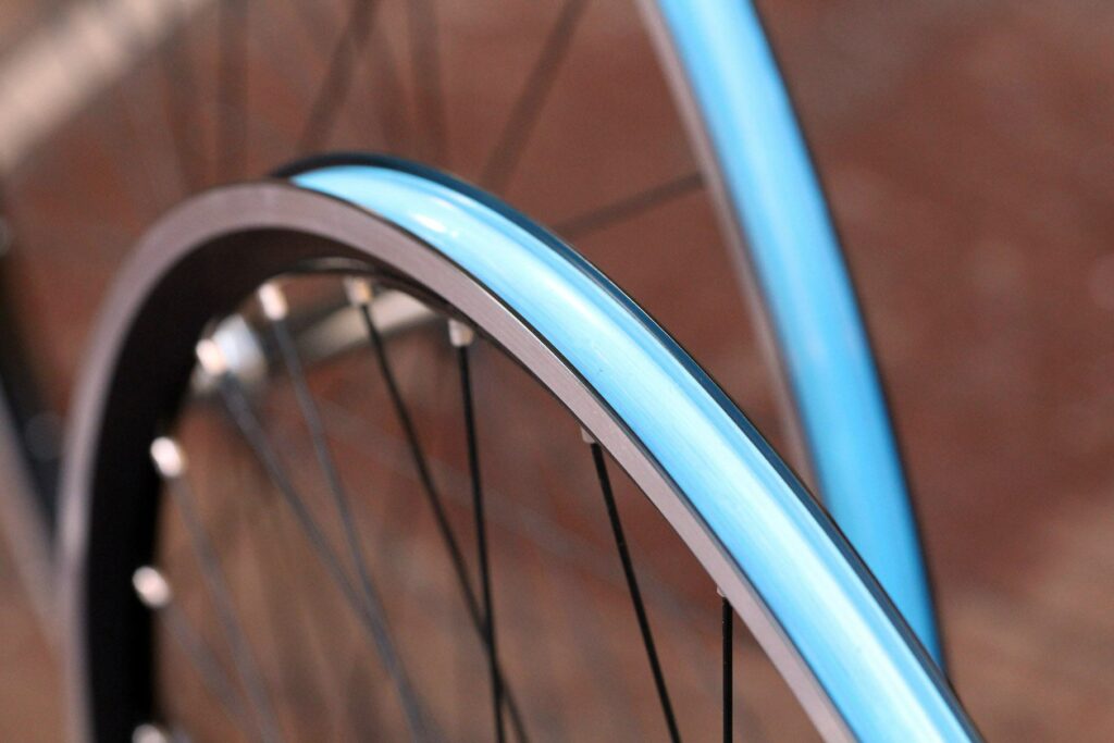 American Classic Sprint 350 Tubeless wheelset – rim bed.jpg