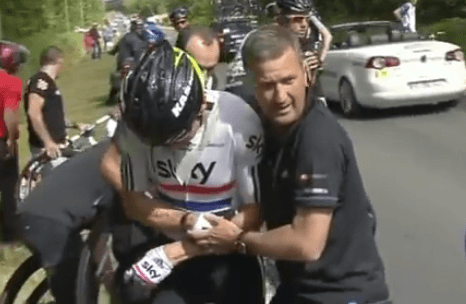 Bradley Wiggins and Richard Freeman at 2011 Tour de France video still.PNG
