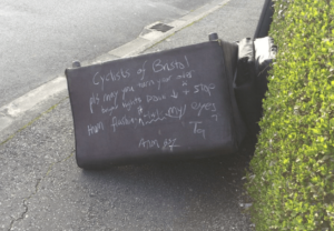 Bristol sofa flashing light message (cropped, picture courtesy Steven Russell).PNG